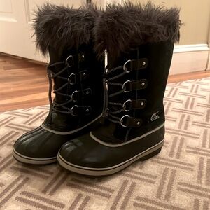 Girls size 5 Sorel winter boots